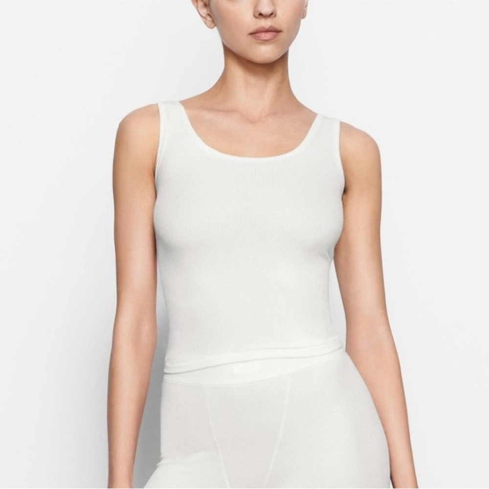 SKIMS Soft Lounge Tank in Marble